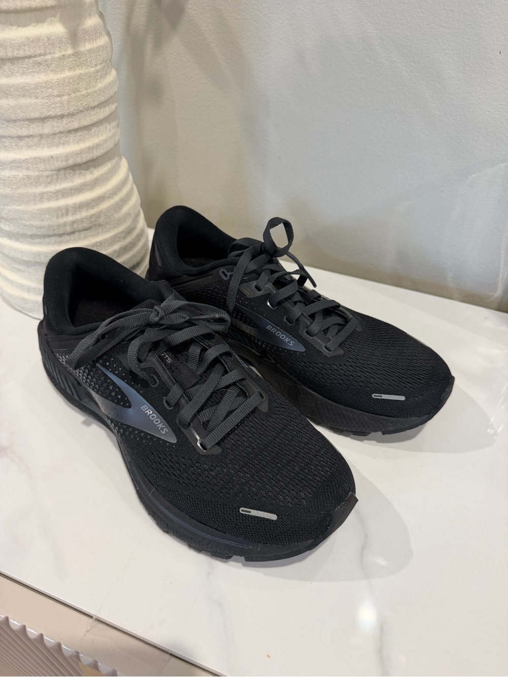 Brooks women’s Black Athletic Running Shoes